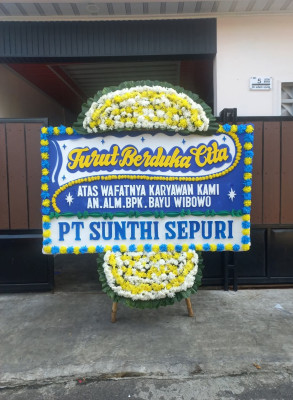 Papan Bunga Duka di Terjun
