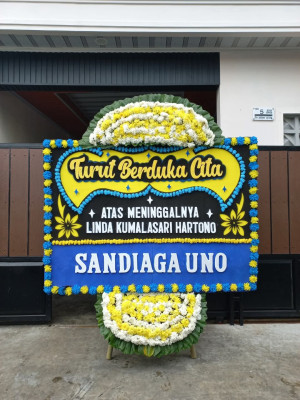 Papan Bunga Duka di Terjun